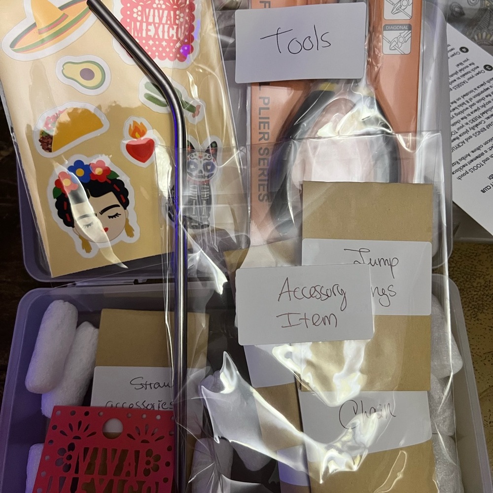 Baccurelli Mystery Craft Club statement necklace box